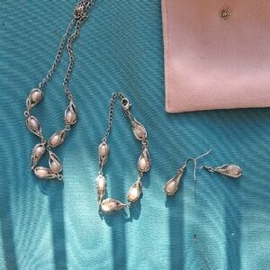 Neckless Set